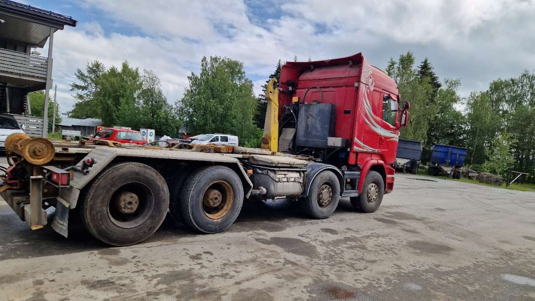 Camion ampliroll Scania R580 Brøytebil med sideplog og hydraulisk saltsystem