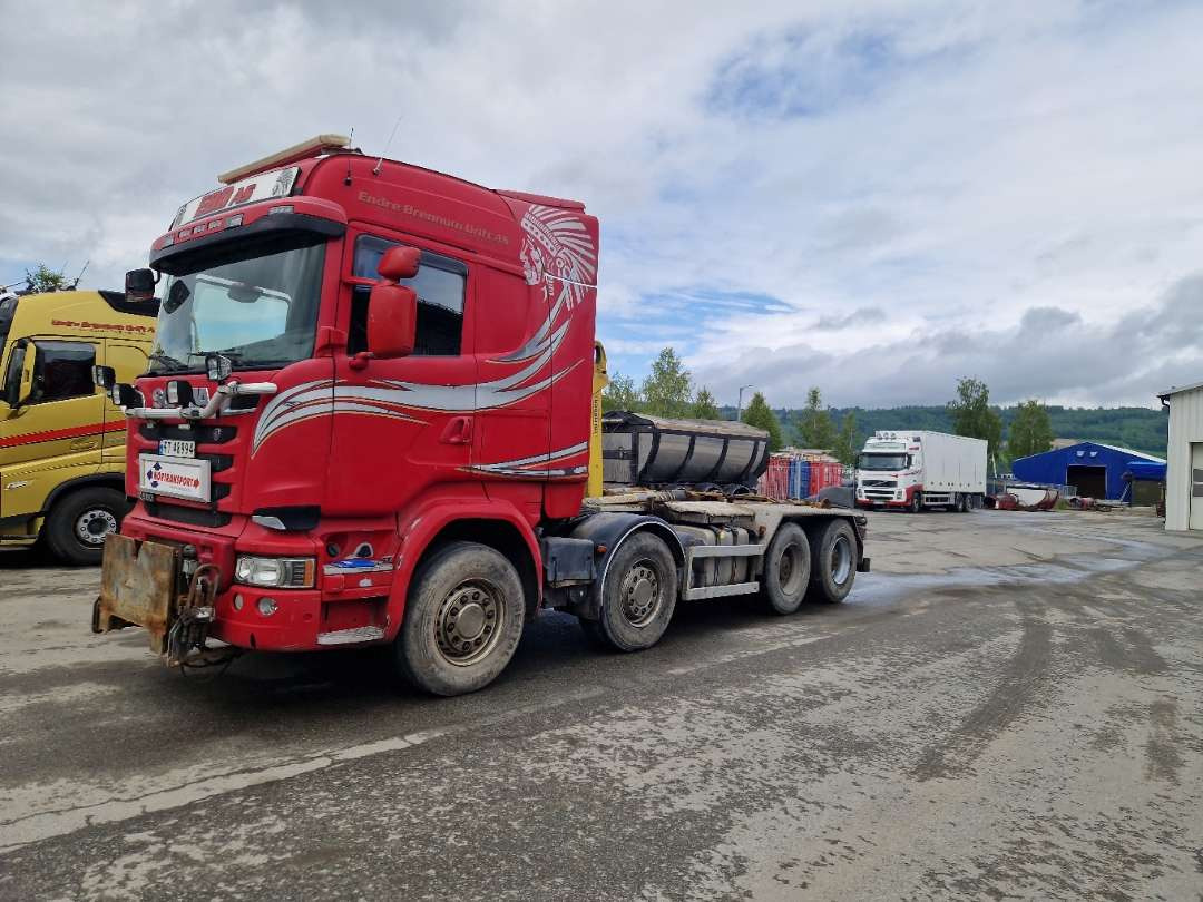 Camion ampliroll Scania R580 Brøytebil med sideplog og hydraulisk saltsystem