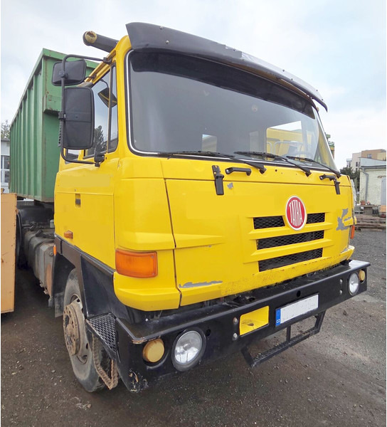 Camion ampliroll Tatra 815