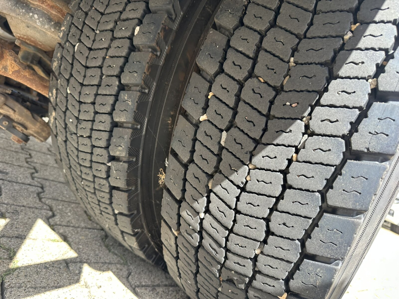 Camion ampliroll Trakker AD190T33WP 4x4 Trakker AD190T33WP 4x4, Winterdienstausstattung