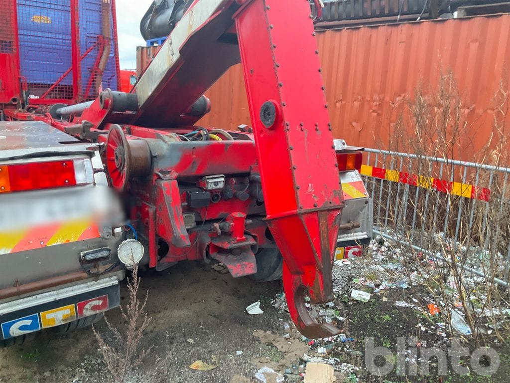 Camion ampliroll VOLVO FH12 6X2