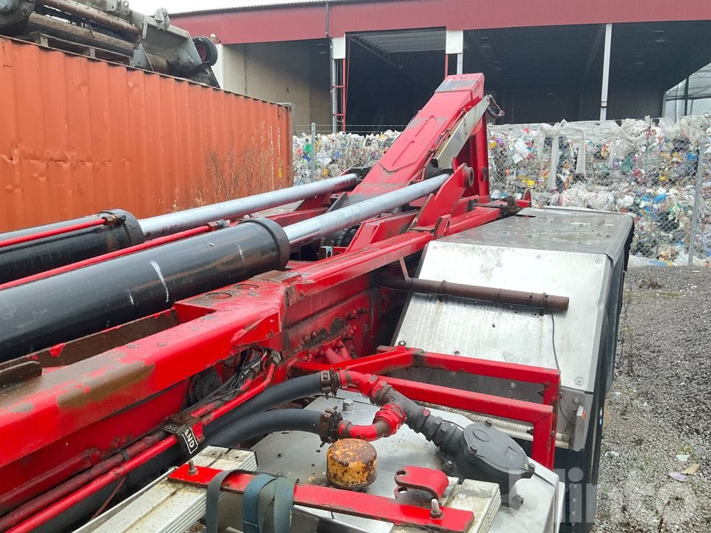 Camion ampliroll VOLVO FH12 6X2