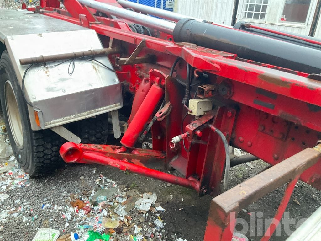 Camion ampliroll VOLVO FH12 6X2