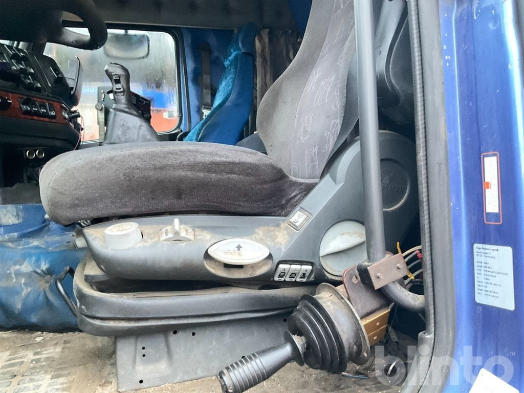 Camion ampliroll VOLVO FH12 6X2