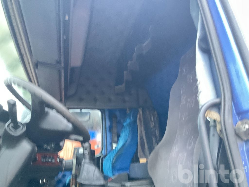 Camion ampliroll VOLVO FH12 6X2