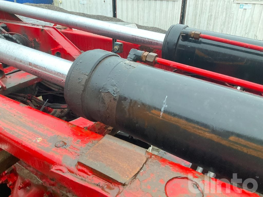 Camion ampliroll VOLVO FH12 6X2