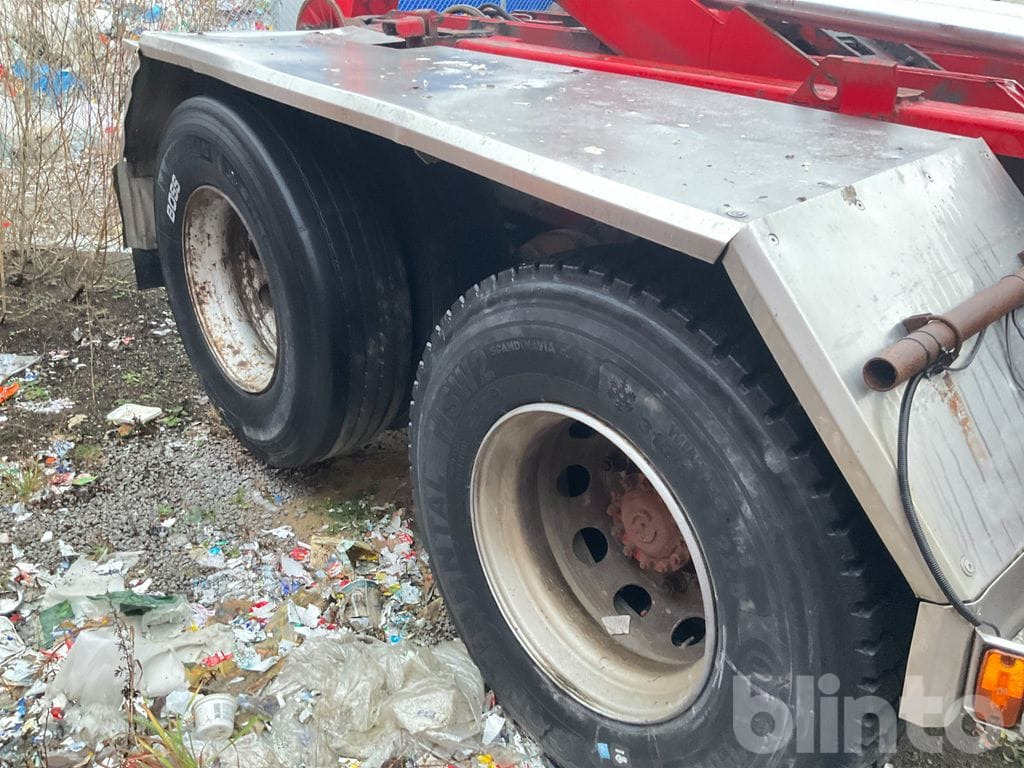 Camion ampliroll VOLVO FH12 6X2