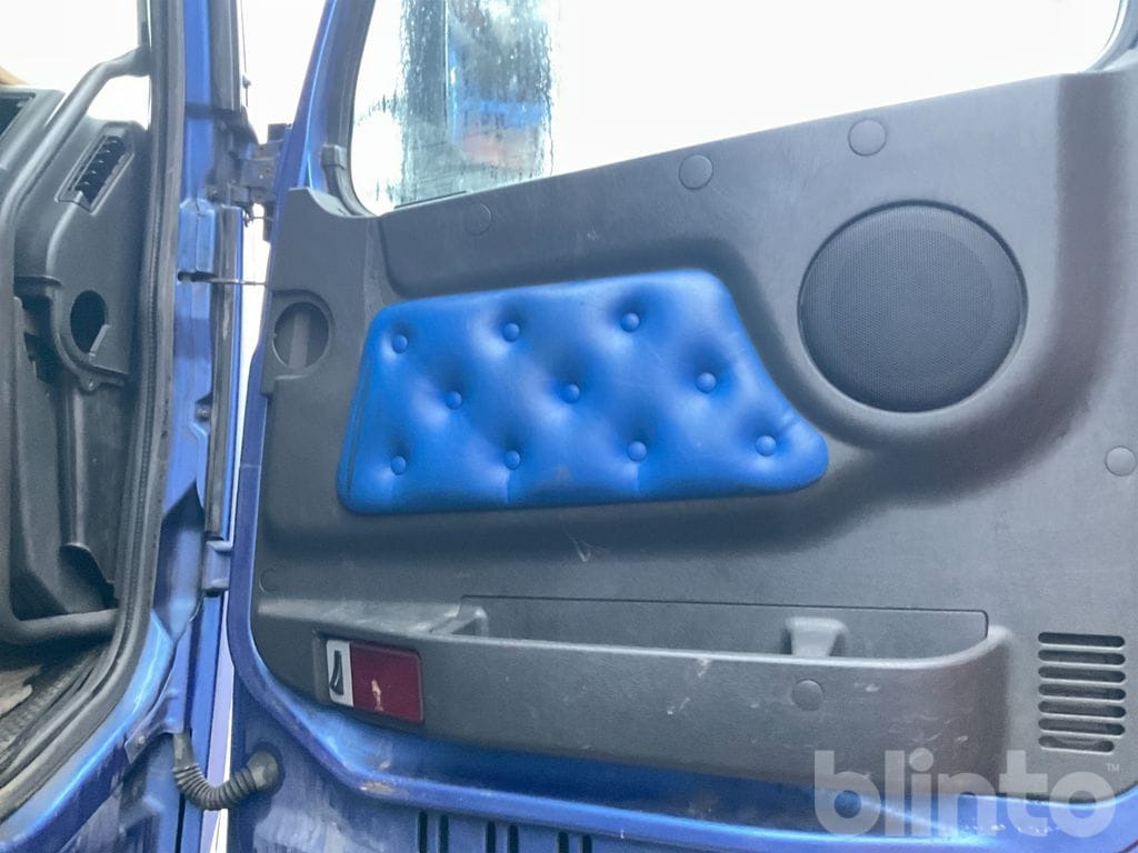 Camion ampliroll VOLVO FH12 6X2