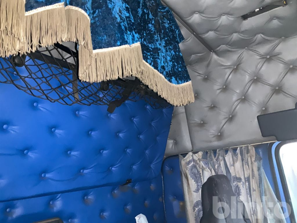 Camion ampliroll VOLVO FH12 6X2