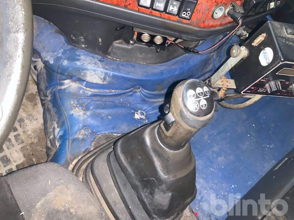 Camion ampliroll VOLVO FH12 6X2