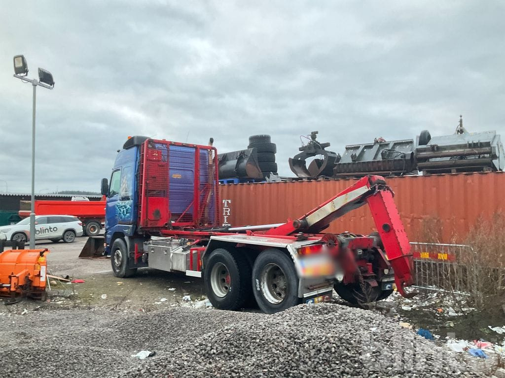 Camion ampliroll VOLVO FH12 6X2
