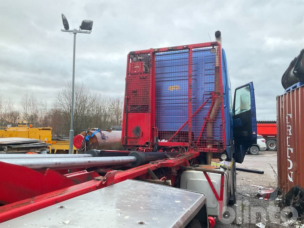 Camion ampliroll VOLVO FH12 6X2