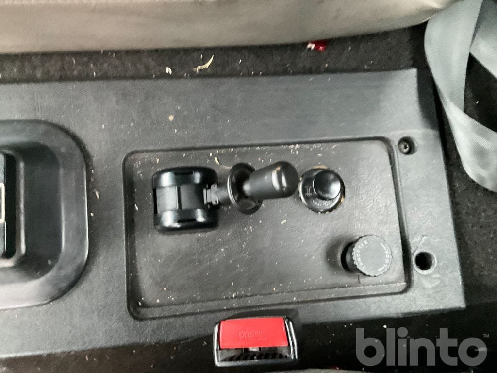 Camion ampliroll VOLVO FL 611 4X2