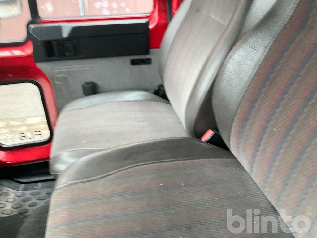 Camion ampliroll VOLVO FL 611 4X2