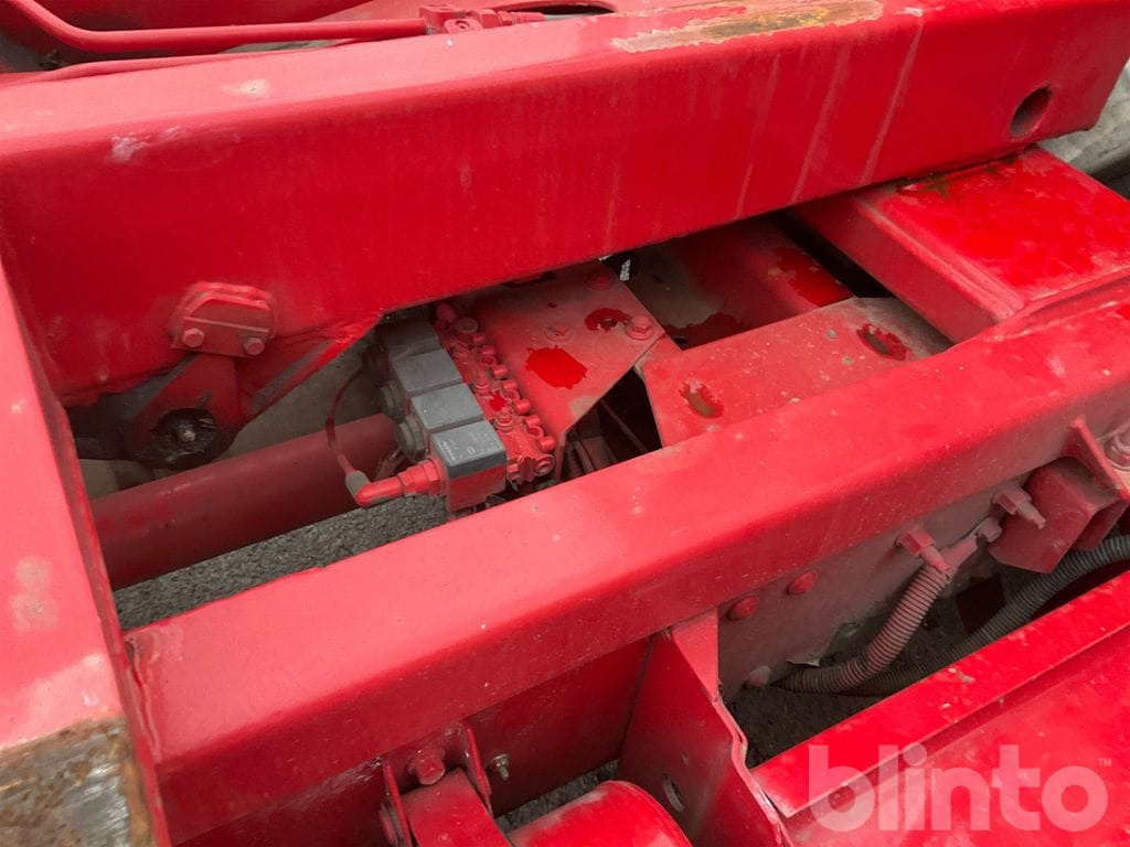 Camion ampliroll VOLVO FL 611 4X2