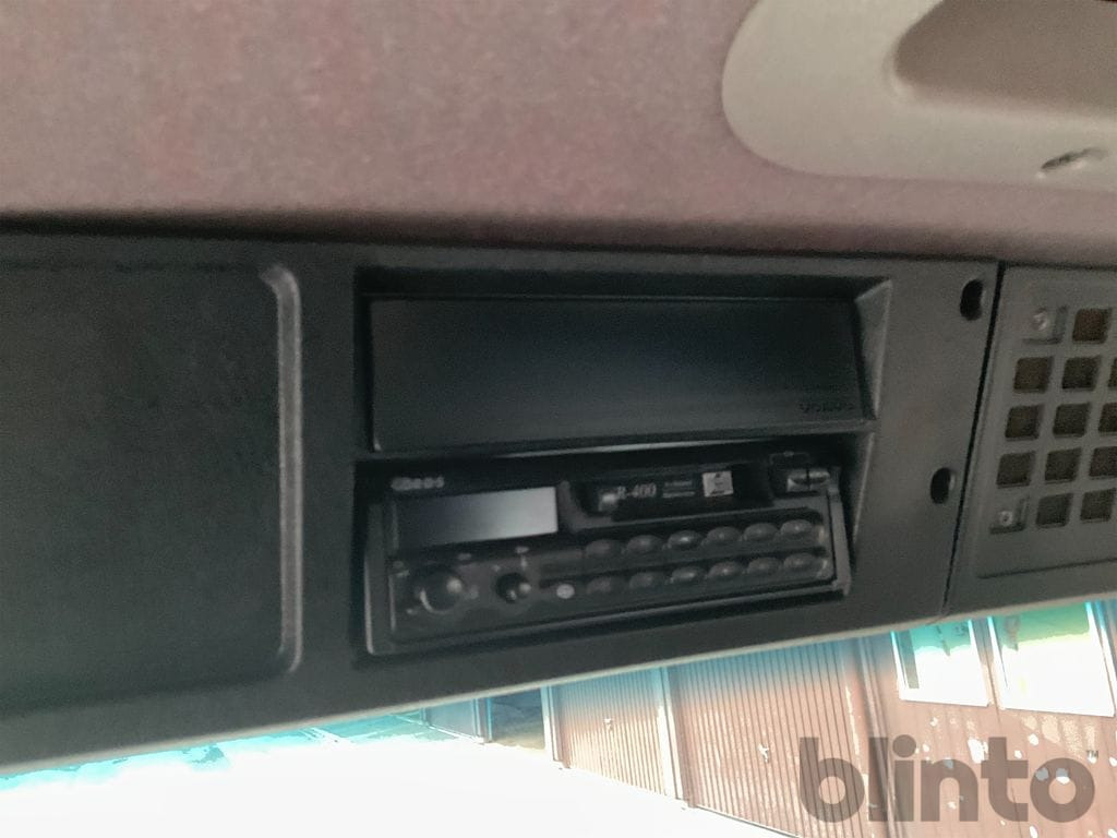 Camion ampliroll VOLVO FL 611 4X2