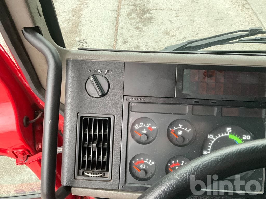 Camion ampliroll VOLVO FL 611 4X2