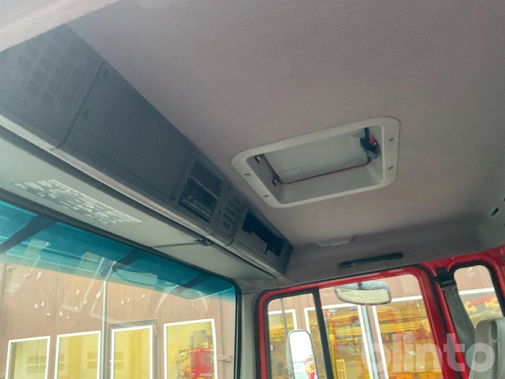 Camion ampliroll VOLVO FL 611 4X2