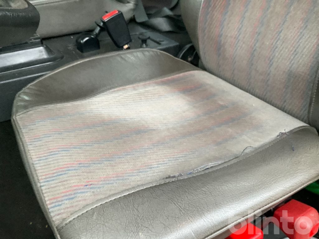 Camion ampliroll VOLVO FL 611 4X2