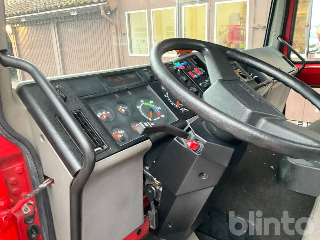 Camion ampliroll VOLVO FL 611 4X2