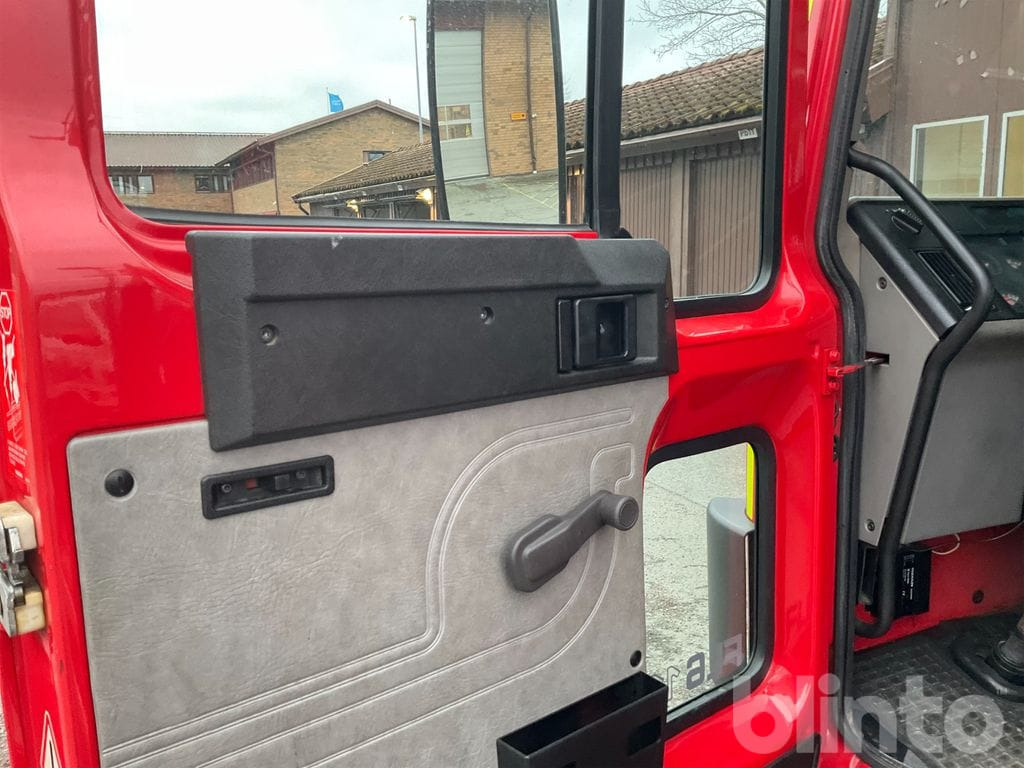 Camion ampliroll VOLVO FL 611 4X2