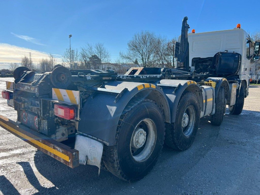 Camion ampliroll VOLVO FM440 SCARRABILE