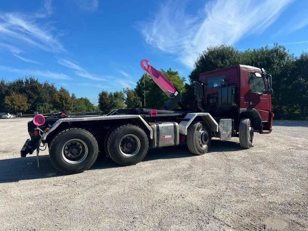 Camion ampliroll VOLVO FM440 SCARRABILE BALESTRATO