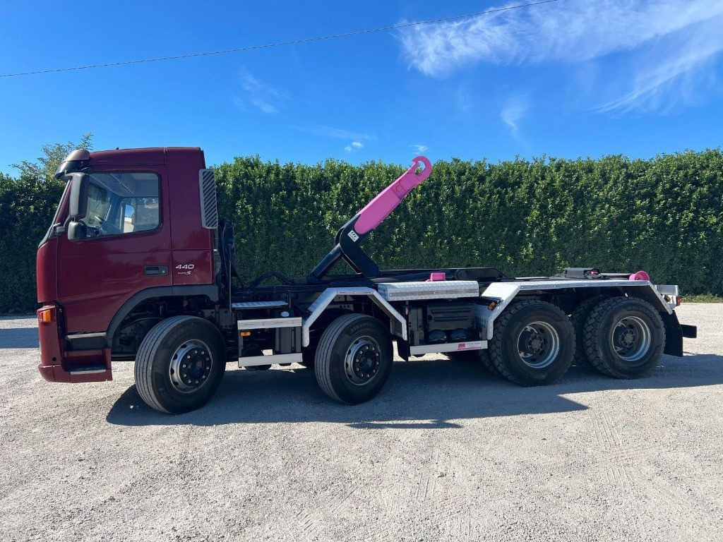 Camion ampliroll VOLVO FM440 SCARRABILE BALESTRATO
