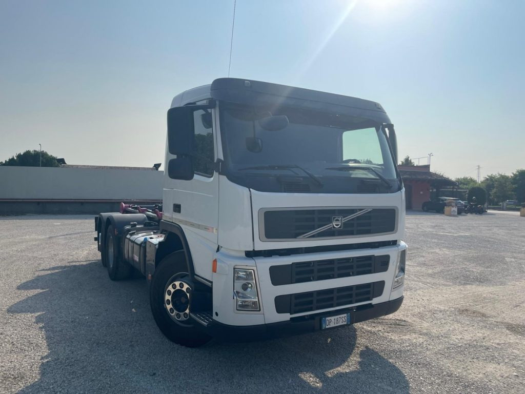 Camion ampliroll VOLVO FM9 SCARRABILE