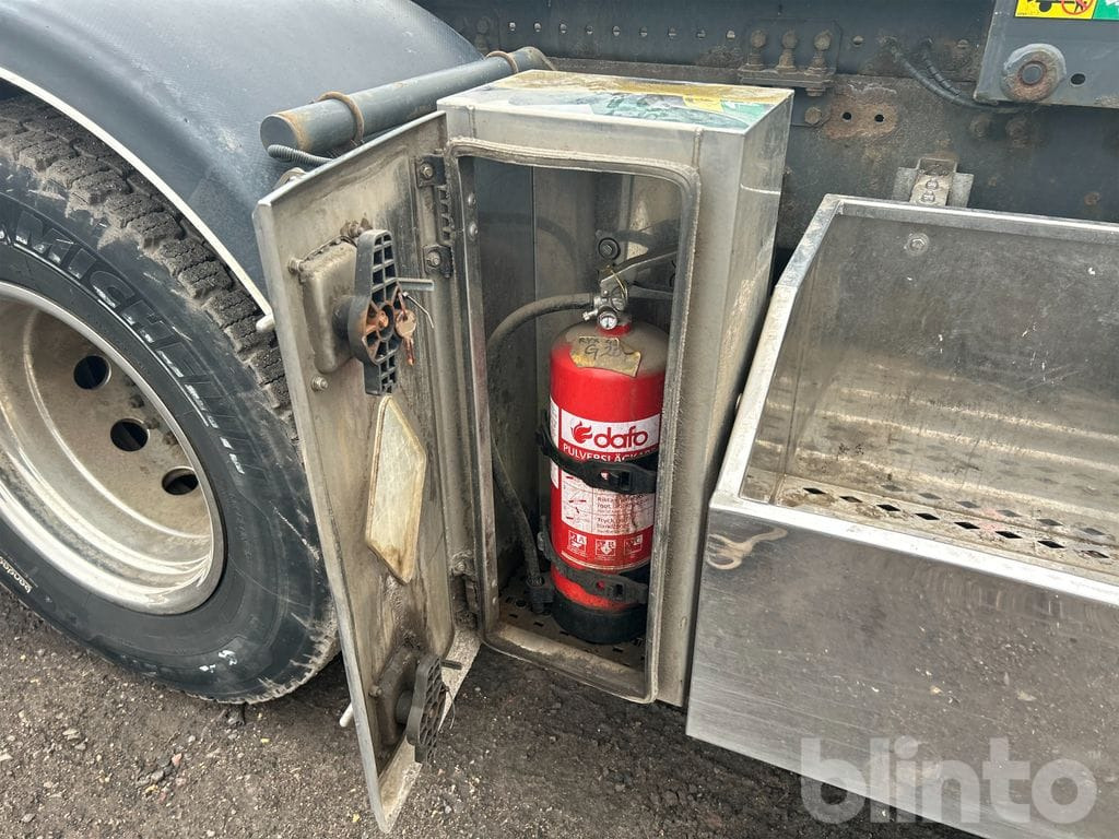 Camion ampliroll VOLVO FMX 6*2