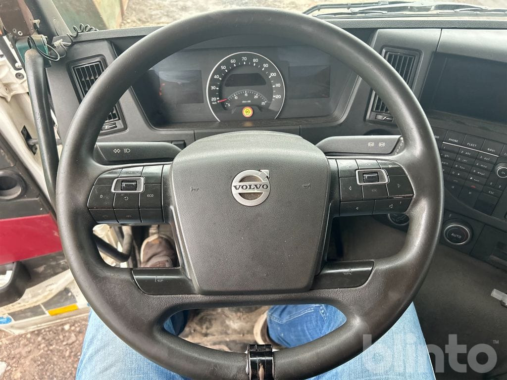 Camion ampliroll VOLVO FMX 6*2