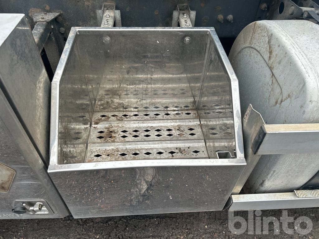 Camion ampliroll VOLVO FMX 6*2