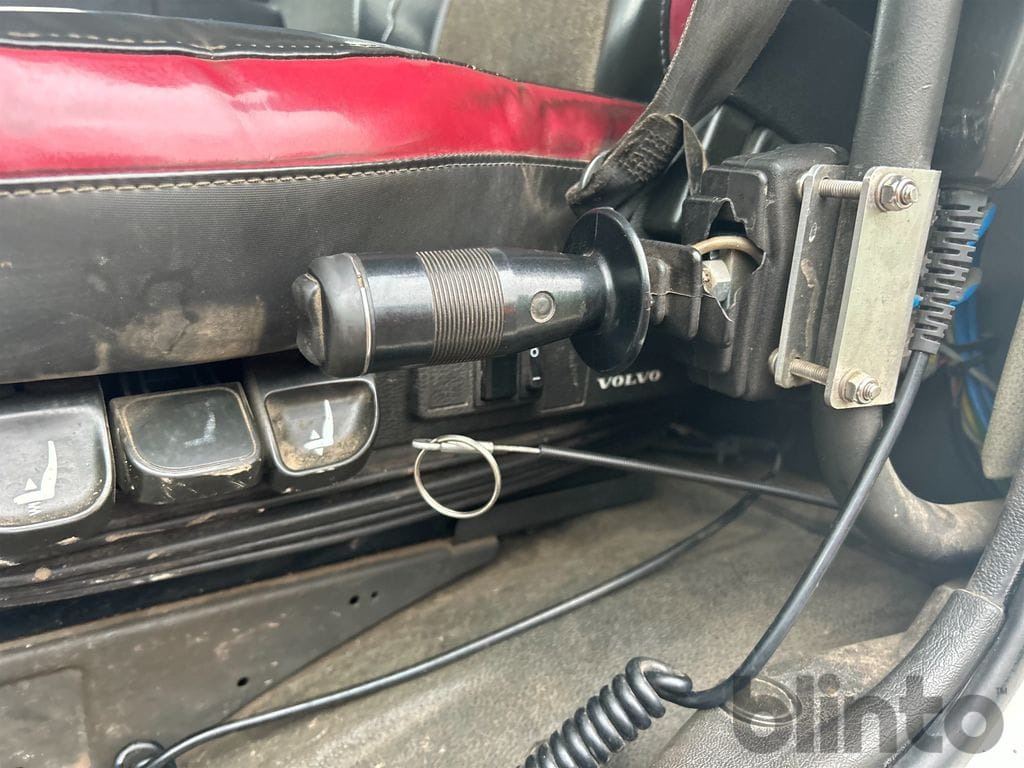 Camion ampliroll VOLVO FMX 6*2