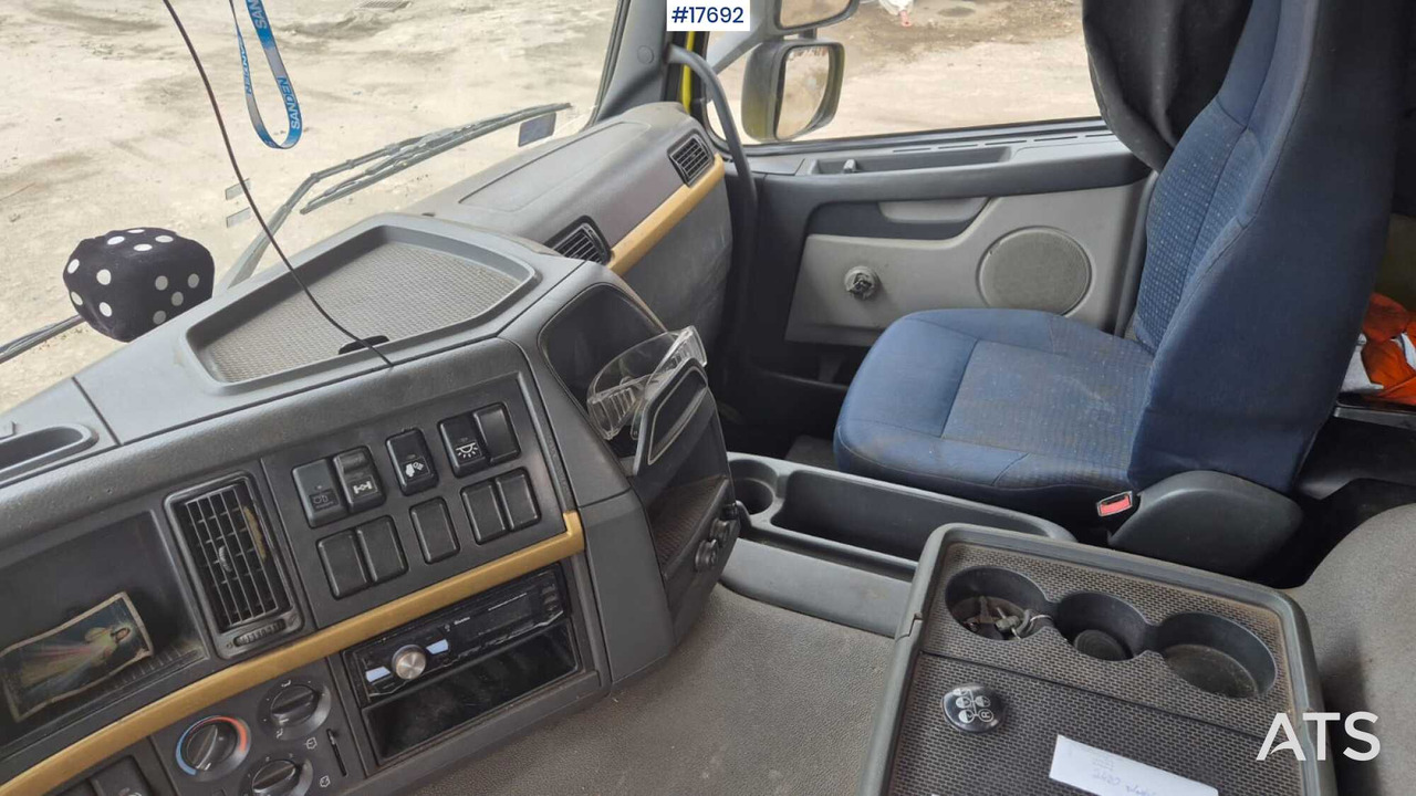 Camion ampliroll VOLVO FM 440 EURO 5 hooklift (2009)