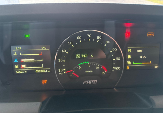 Camion ampliroll VolvoFH16 750 8X4