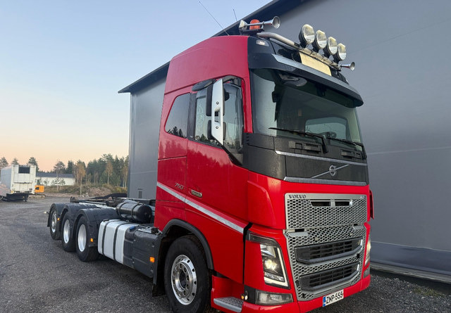 Camion ampliroll VolvoFH16 750 8X4