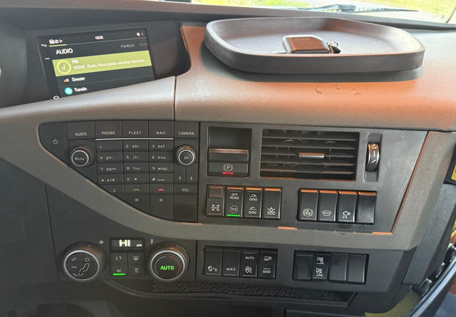 Camion ampliroll VolvoFH16 750 8X4