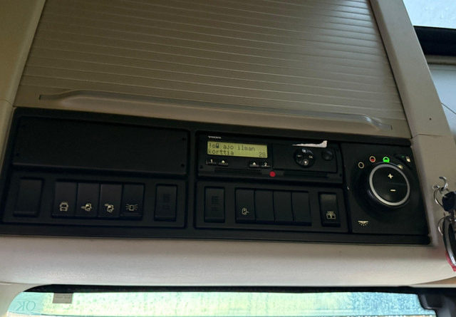 Camion ampliroll VolvoFH16 750 8X4