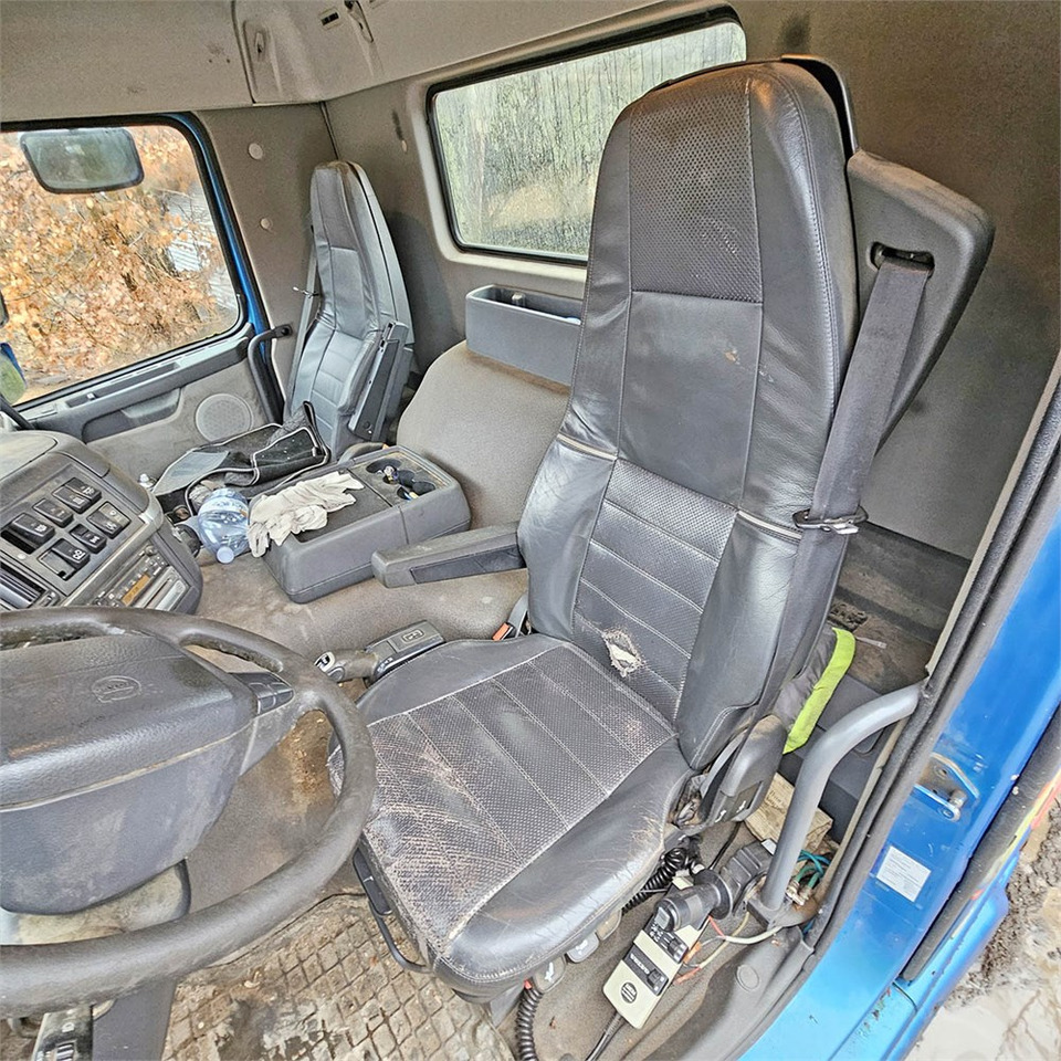 Camion ampliroll Volvo 420