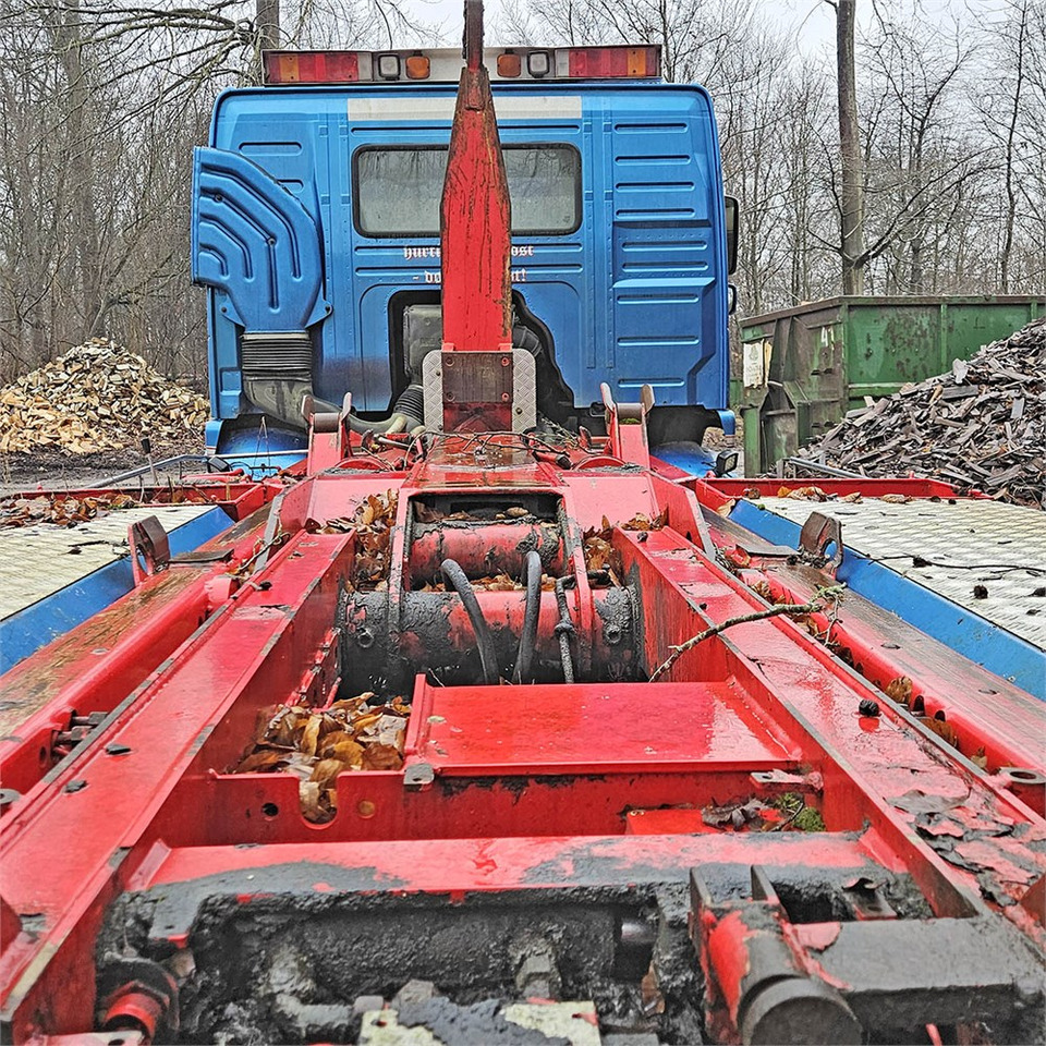 Camion ampliroll Volvo 420