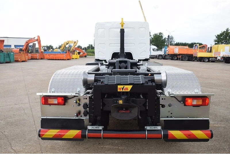 Camion ampliroll Volvo FE 320