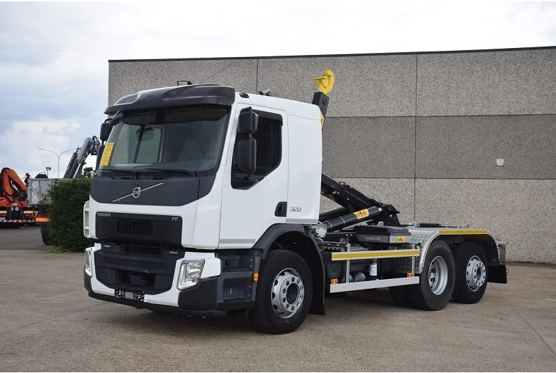 Camion ampliroll Volvo FE 320