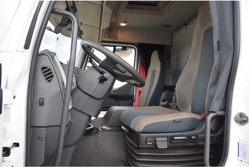 Camion ampliroll Volvo FE 320