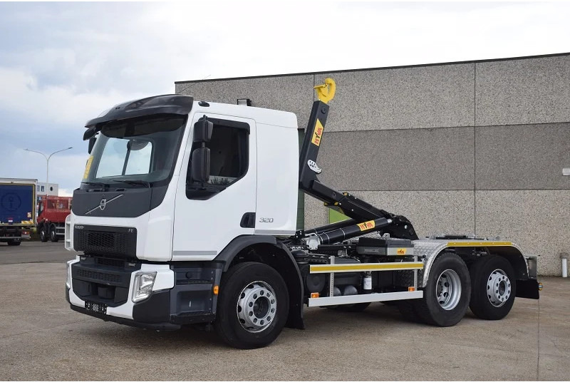Camion ampliroll Volvo FE 320