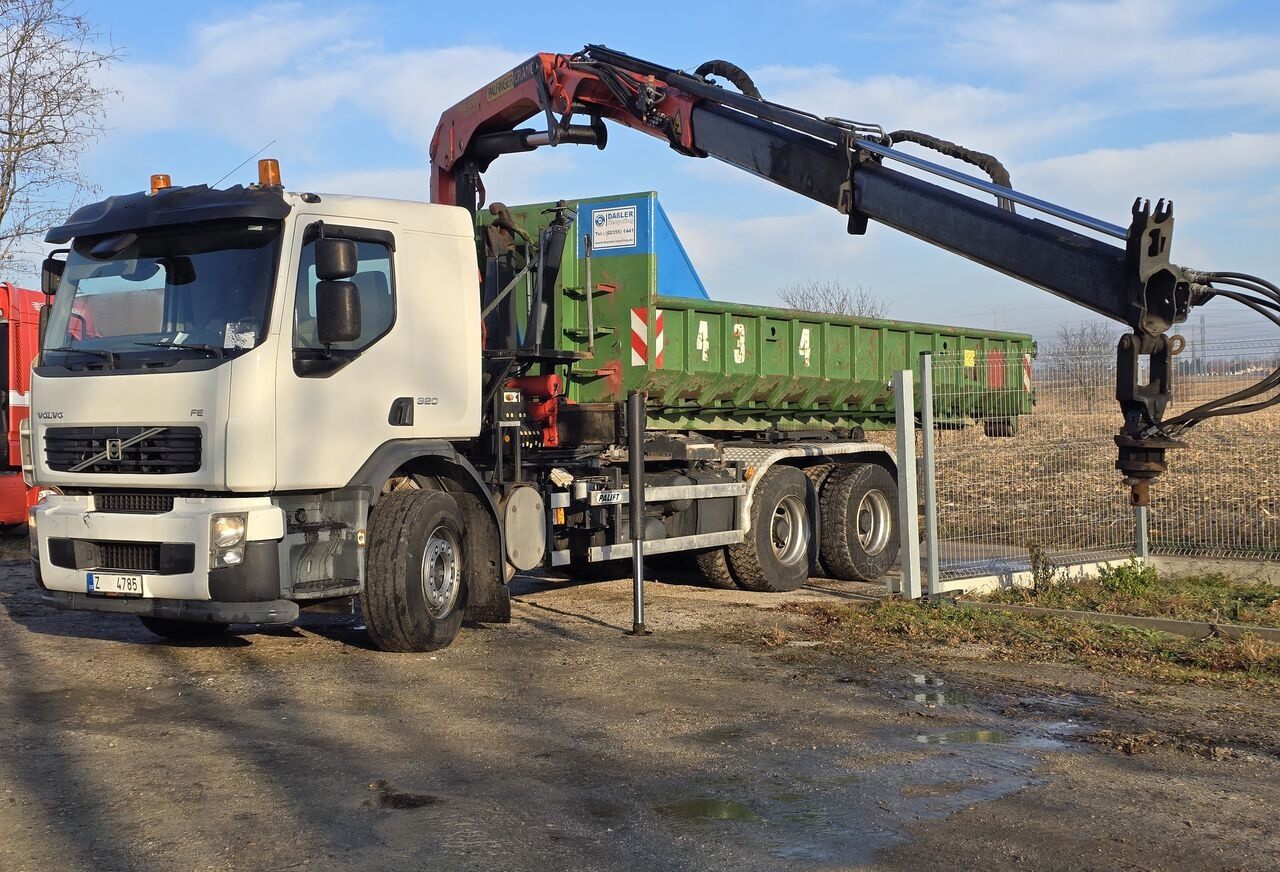 Camion ampliroll Volvo FE 320 HOOK SYSTEM LITTLE WEELBASE TOP CRANE PALFINGER