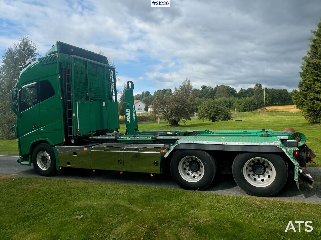 Camion ampliroll Volvo FH16