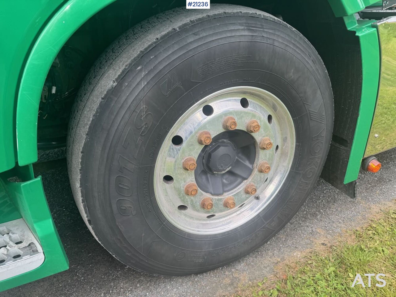 Camion ampliroll Volvo FH16