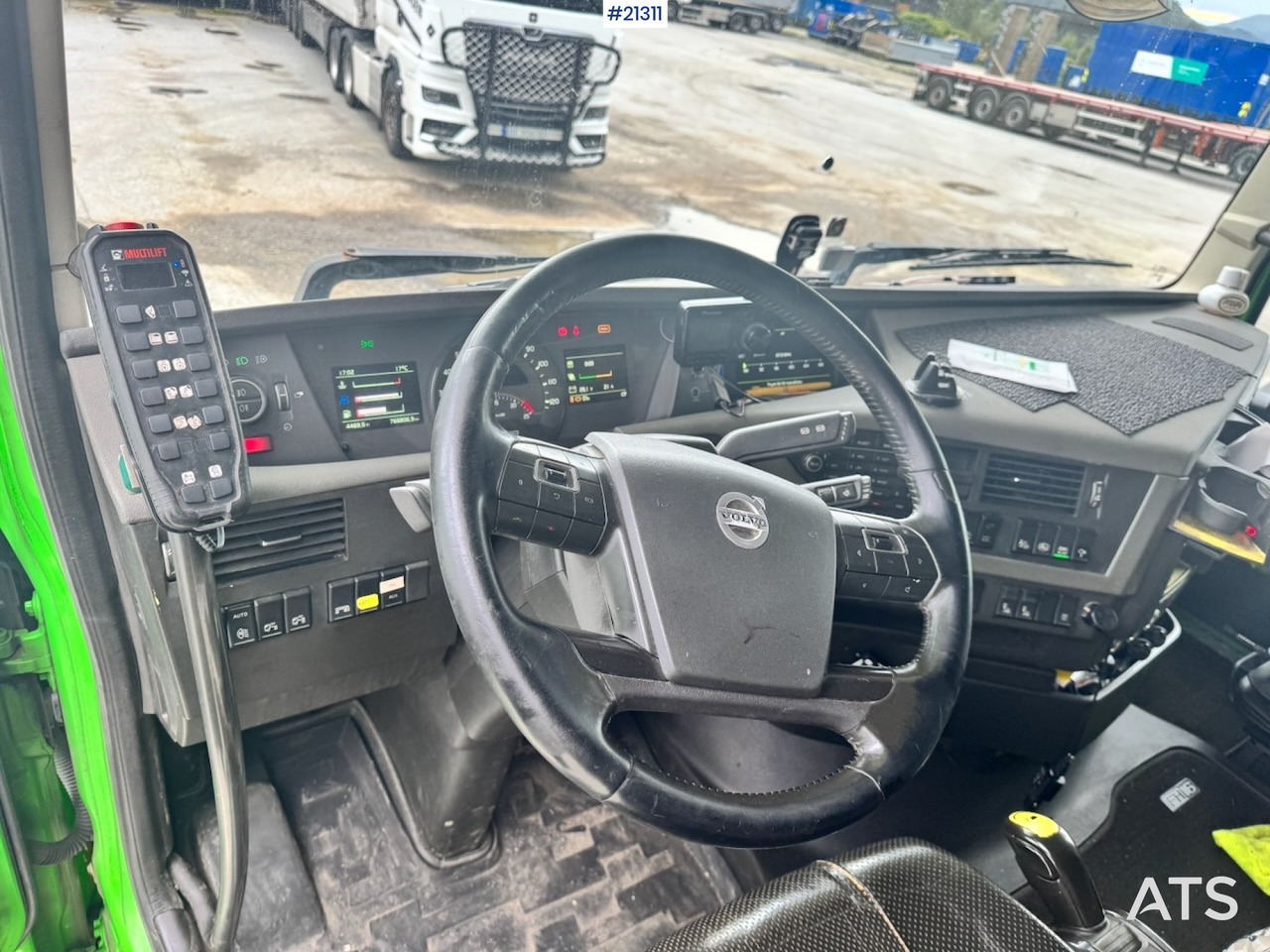 Camion ampliroll Volvo FH16 750