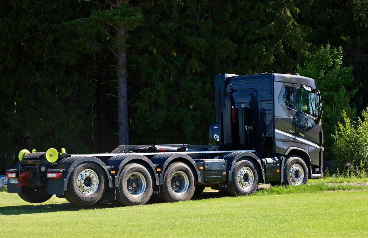 Camion ampliroll Volvo FH16 750 10X4