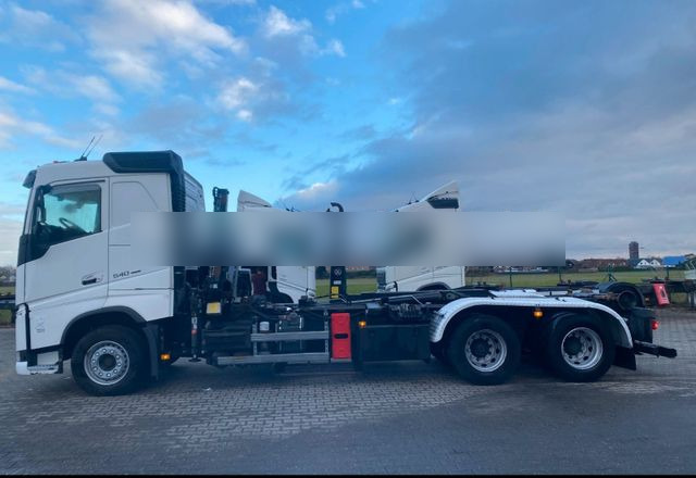 Camion ampliroll Volvo FH540 Hiab/Kran